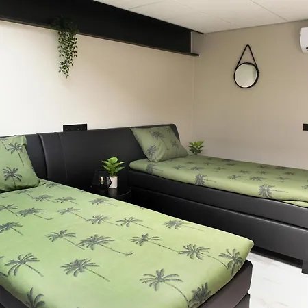 Prachtige Tot 10 Pers Nb